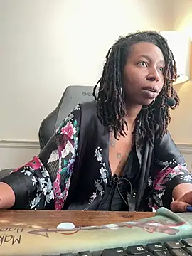 LeyaHoneybuns online show from 23, 1, 2025