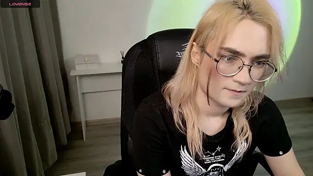 CuteYukiKun online show from 13, 3, 2026