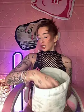 Chachou000 online show from 12, 1, 2025