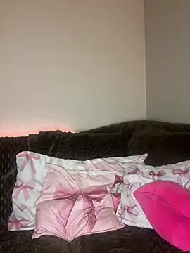 Chachou000 online show from 5, 2, 2025