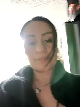 Snapshot of LuisaFernanda170823 chatting on 17, 12, 2025 LuisaFernanda170823 online show from 17, 12, 2025