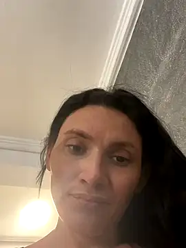 KimberllySaeez online show from 9, 10, 2025