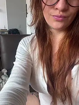 Snapshot of Val__ chatting on 7, 3, 2025 Val online show from 7, 3, 2025