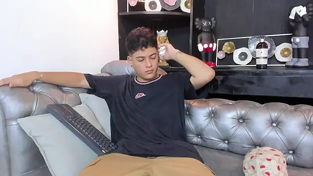 Levy Steve online show from 28, 2, 2025