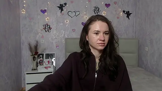 KaraCriegs online show from 27, 2, 2025