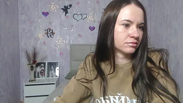 KaraCriegs online show from 1, 3, 2025