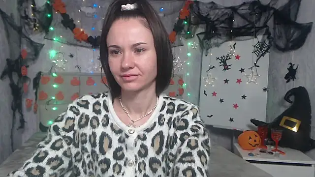 KaraCriegs online show from 26, 10, 2025