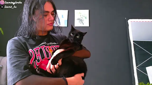 Snapshot of Liam_Taylor chatting on 21, 2, 2025 Liam Taylor online show from 21, 2, 2025