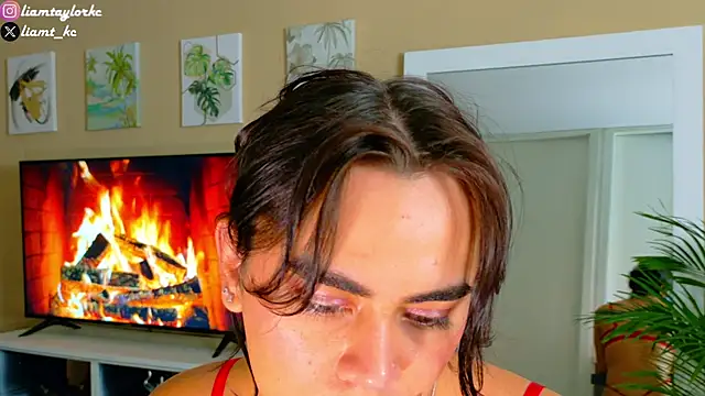 Snapshot of Liam_Taylor chatting on 23, 10, 2025 Liam Taylor online show from 23, 10, 2025