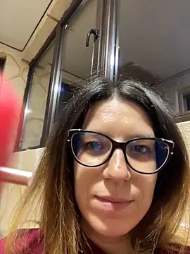 NadiraNoor online show from 10, 10, 2025