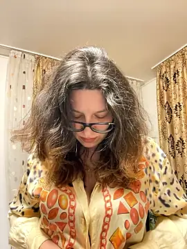 NadiraNoor online show from 5, 3, 2026