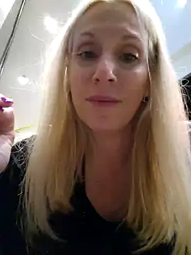 Snapshot of Ina_HotX chatting on 6, 12, 2024 Ina HotX online show from 6, 12, 2024