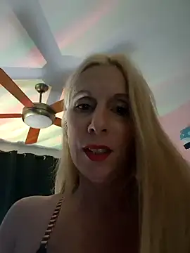 Snapshot of Ina_HotX chatting on 26, 1, 2025 Ina HotX online show from 26, 1, 2025