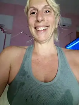 Snapshot of Ina_HotX chatting on 2, 10, 2025 Ina HotX online show from 2, 10, 2025