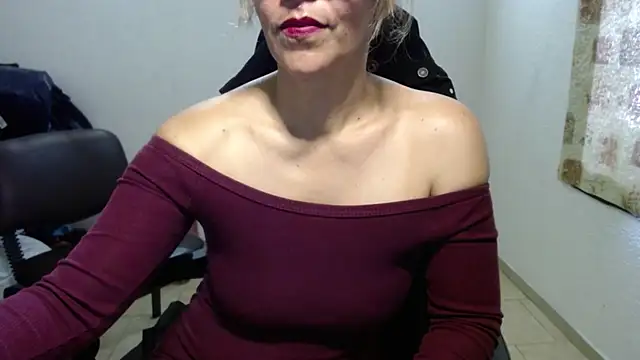 Snapshot of horny_paty chatting on 3, 12, 2025 horny paty online show from 3, 12, 2025