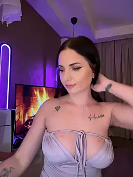 AvaGianna online show from 2, 1, 2025