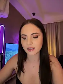 AvaGianna online show from 9, 1, 2025