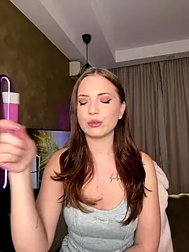 AvaGianna online show from 26, 10, 2025