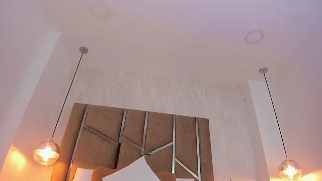 Martinaa Jones  online show from 3, 2, 2026