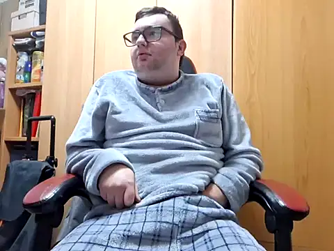 Snapshot of Javier_bear chatting on 7, 2, 2025 Javier bear online show from 7, 2, 2025