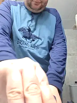 Snapshot of Javier_bear chatting on 8, 3, 2025 Javier bear online show from 8, 3, 2025