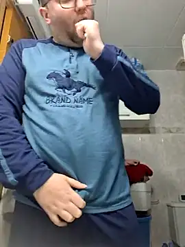 Snapshot of Javier_bear chatting on 8, 3, 2025 Javier bear online show from 8, 3, 2025