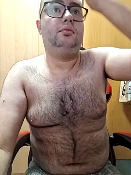 Snapshot of Javier_bear chatting on 6, 10, 2025 Javier bear online show from 6, 10, 2025