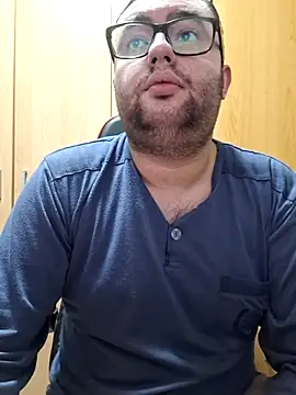 Snapshot of Javier_bear chatting on 15, 11, 2025 Javier bear online show from 15, 11, 2025