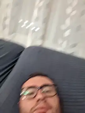 Snapshot of Javier_bear chatting on 17, 11, 2025 Javier bear online show from 17, 11, 2025