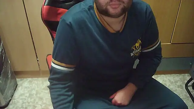 Snapshot of Javier_bear chatting on 21, 11, 2025 Javier bear online show from 21, 11, 2025