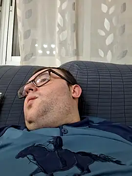 Snapshot of Javier_bear chatting on 14, 12, 2025 Javier bear online show from 14, 12, 2025