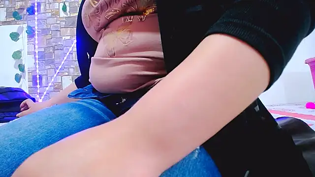 Snapshot of MaidenGame chatting on 23, 9, 2025 MaidenGame online show from 23, 9, 2025