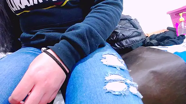 Snapshot of MaidenGame chatting on 15, 10, 2025 MaidenGame online show from 15, 10, 2025