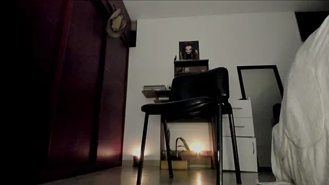 Lucyerobbie online show from 10, 7, 2026