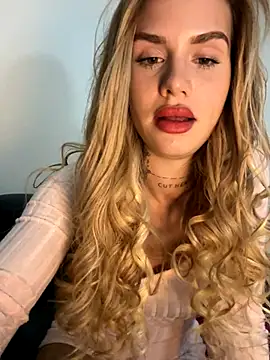 EmiliaCatalina online show from 20, 12, 2025