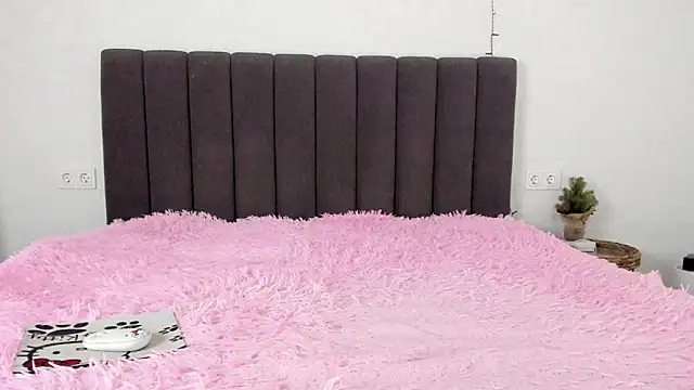 Mika Ray online show from 6, 2, 2025