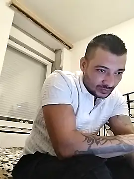 Snapshot of Zoltanioan26 chatting on 24, 10, 2025 Zoltanioan26 online show from 24, 10, 2025