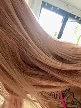 Stella-Kink online show from 4, 10, 2025