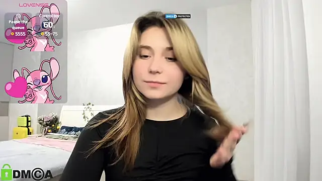 Snapshot of SweetMonicka chatting on 2, 2, 2025 SweetMonicka online show from 2, 2, 2025