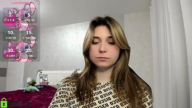 Snapshot of SweetMonicka chatting on 2, 3, 2025 SweetMonicka online show from 2, 3, 2025