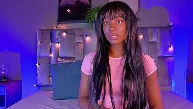 Snapshot of nahomi_campbell chatting on 15, 10, 2025 nahomi campbell online show from 15, 10, 2025