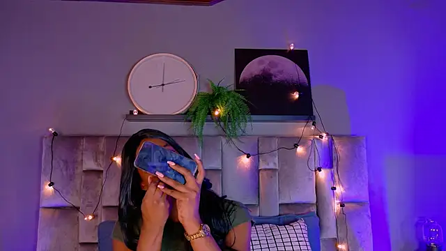 Snapshot of nahomi_campbell chatting on 21, 10, 2025 nahomi campbell online show from 21, 10, 2025