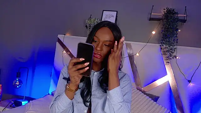 Snapshot of nahomi_campbell chatting on 1, 11, 2025 nahomi campbell online show from 1, 11, 2025