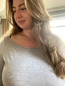 Snapshot of curvyflawless chatting on 6, 12, 2024 curvyflawless online show from 6, 12, 2024