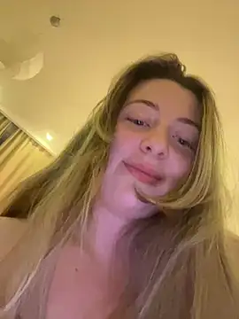 Snapshot of curvyflawless chatting on 13, 12, 2024 curvyflawless online show from 13, 12, 2024