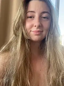 Snapshot of curvyflawless chatting on 15, 12, 2024 curvyflawless online show from 15, 12, 2024