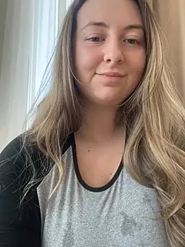 Snapshot of curvyflawless chatting on 27, 2, 2025 curvyflawless online show from 27, 2, 2025