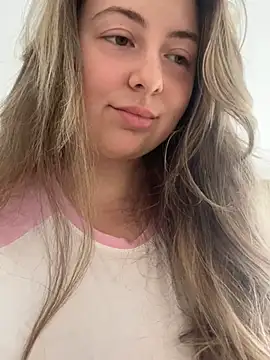 Snapshot of curvyflawless chatting on 14, 3, 2025 curvyflawless online show from 14, 3, 2025