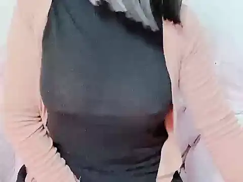 Snapshot of Bella_Babi chatting on 7, 1, 2025 Bella Babi online show from 7, 1, 2025