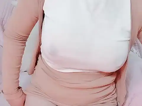 Snapshot of Bella_Babi chatting on 11, 2, 2025 Bella Babi online show from 11, 2, 2025